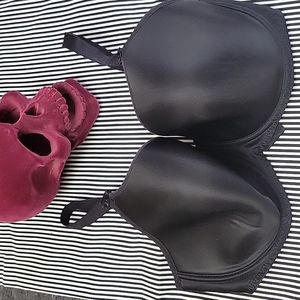 Fantasie Smoothing Tshirt Bra Black. 34H/34FF *UK